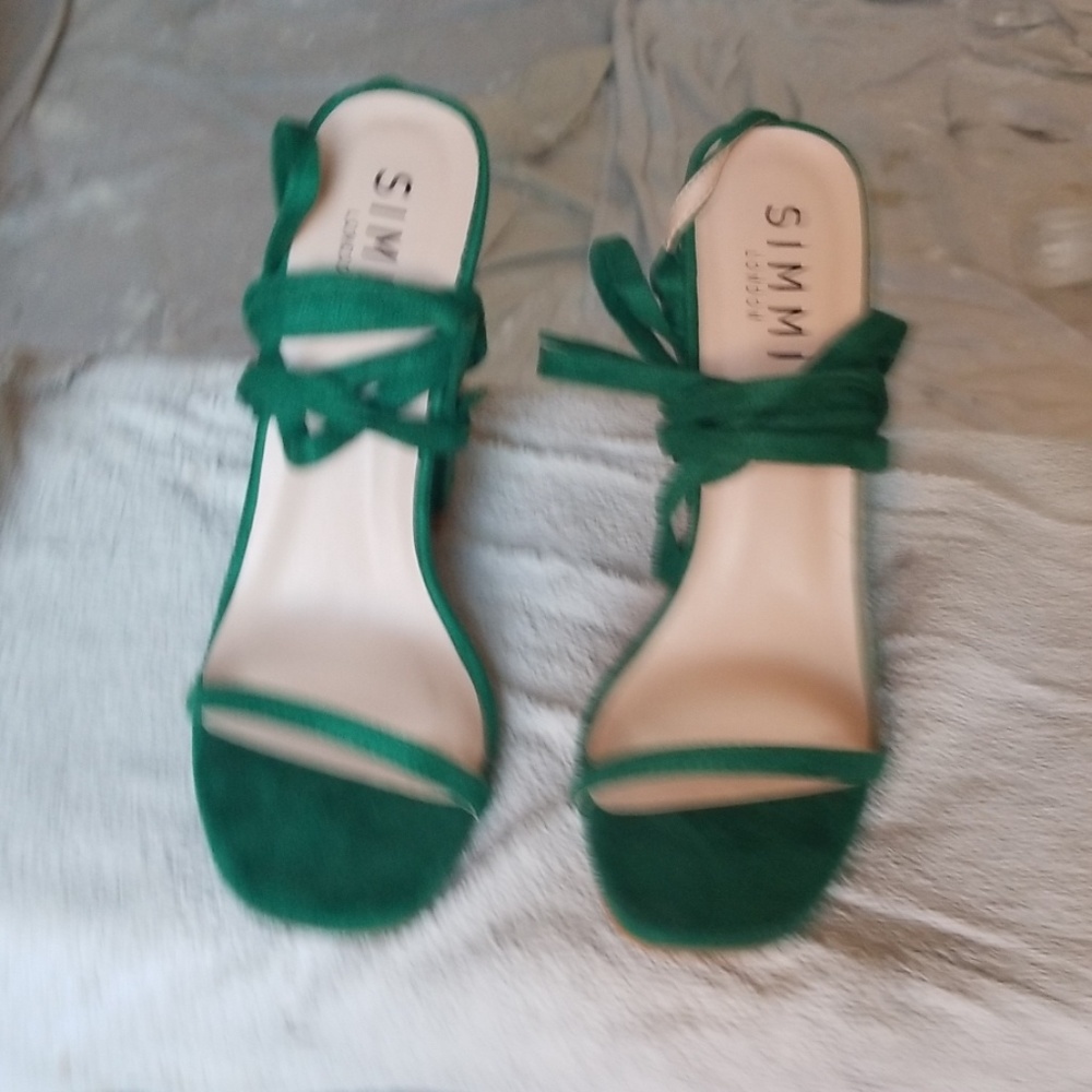 Shoes - Picture 3 of 4